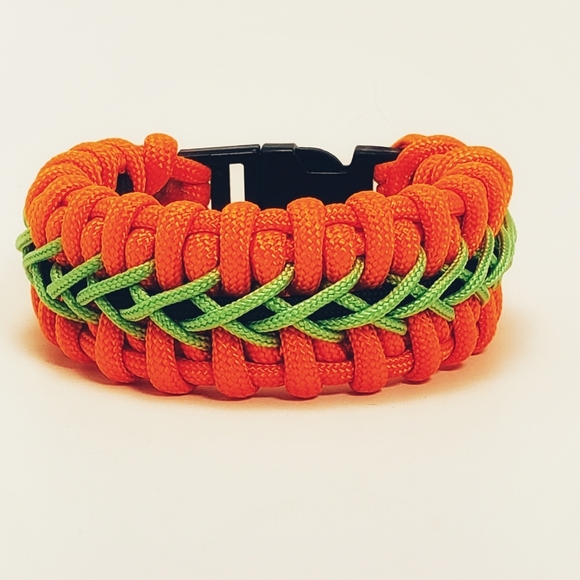 Paracord bracelet - Picture 2 of 3
